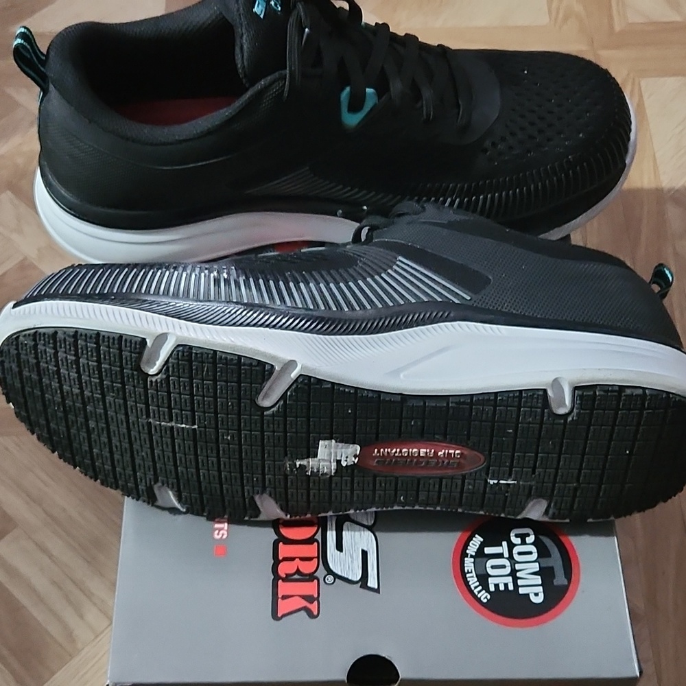 Shoes - Picture 4 of 4
